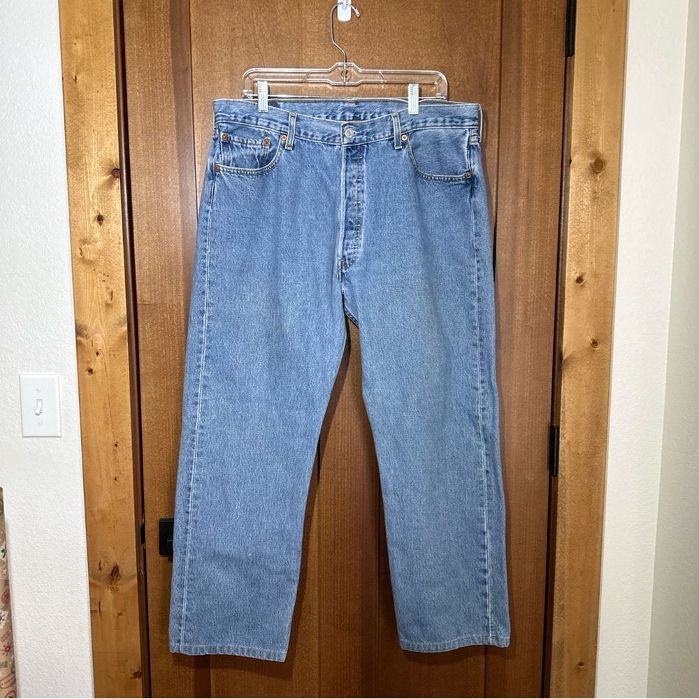 Levis 501 Original Fit Mens‎ Jeans 38x32 Blue Denim Straight Leg Button Fly 0193